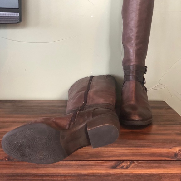 Leather tall boots - Picture 7 of 8